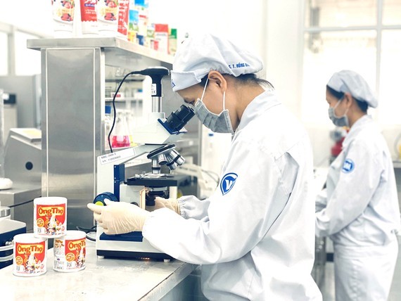 Enterprises ask for solutions to reduce costs amid Covid-19 ảnh 1