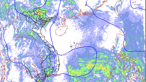 Southern provinces brace for heavy rain caused by intertropical convergence zone ảnh 1