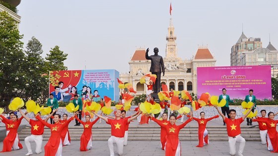 TPHCM phát Äá»ng phong trà o thi Äua và o từng viá»c là m cụ thá», thiết thá»±c ảnh 1