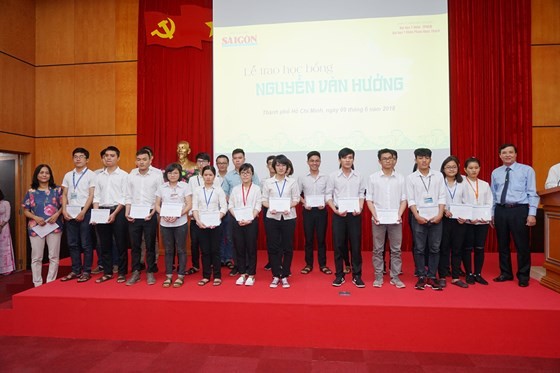 Trao há»c bá»ng Nguyá»
n VÄn Hưá»ng nÄm 2018: 142 suất há»c bá»ng vá»i tá»ng trá» giá 1 tá»· 191 triá»u Äá»ng ảnh 3