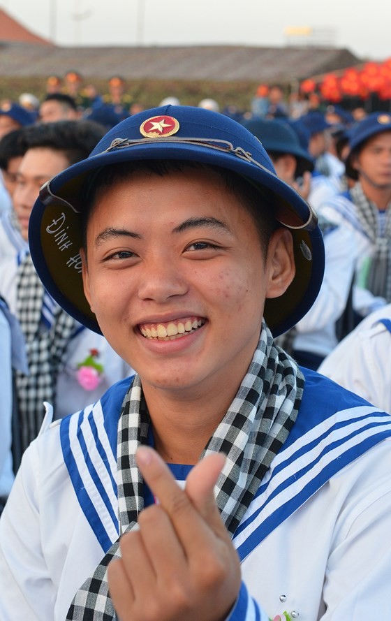 HCMC leaders bids farewell to new soldiers ảnh 12