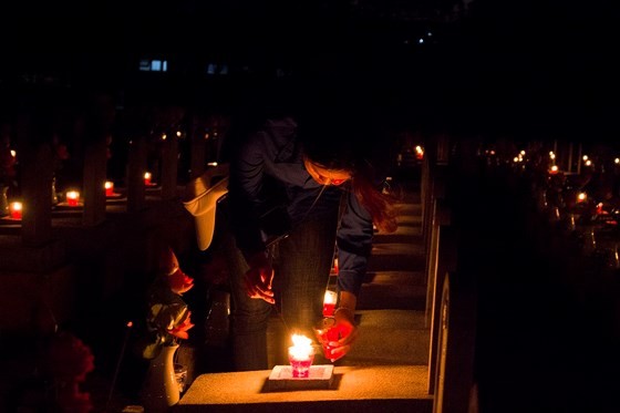 Tens thousands of candles light up sacred land of Vietnamese martyrs ảnh 1