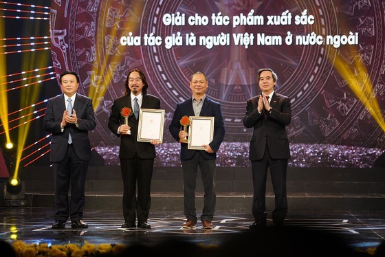 Sai Gon Giai Phong Newspaper wins four prizes at Bua Liem Vang Press Award 2019 ảnh 6