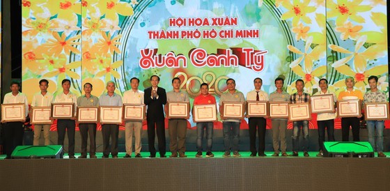 2020 annual Spring Flower Festival attracts over 800,000 visitors ảnh 1