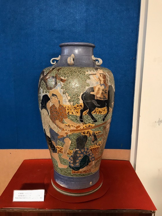 Antiques exhibition opens in An Giang ảnh 2