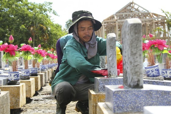 Crowds flock to Quang Tri, the land with fire and sword ảnh 6