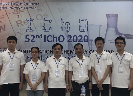 Vietnamese students win four gold medals at Int’l Chemistry Olympiad 2020 ảnh 1