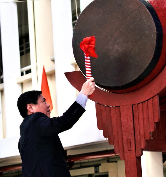 Leaders congratulate education sector on new school year in HCMC ảnh 1