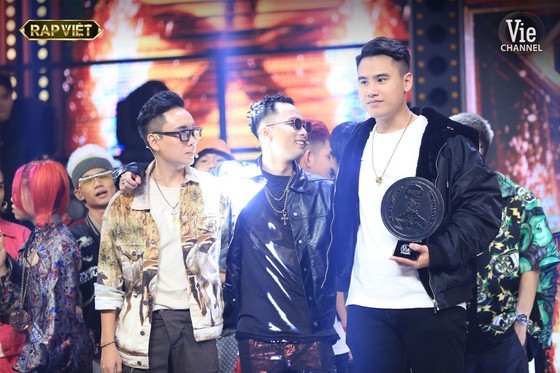De Choat crowns as winner of Rap Viet competition ảnh 1