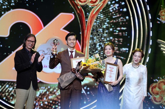 2020 Mai Vang Awards honors artists Hoai Linh, Dai Nghia for community works ảnh 4