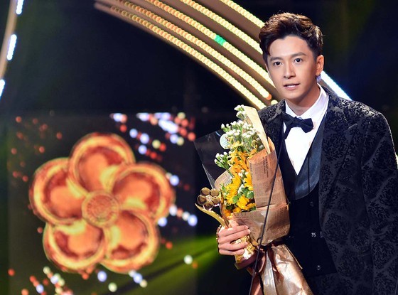 2020 Mai Vang Awards honors artists Hoai Linh, Dai Nghia for community works ảnh 5