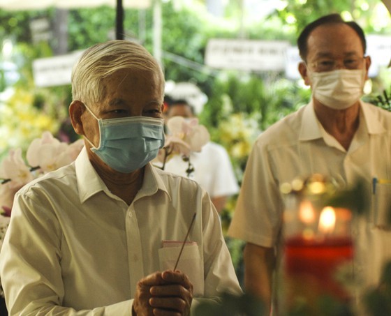 Party, State, HCMC leaders pay tribute to former Deputy Prime Minister ảnh 2