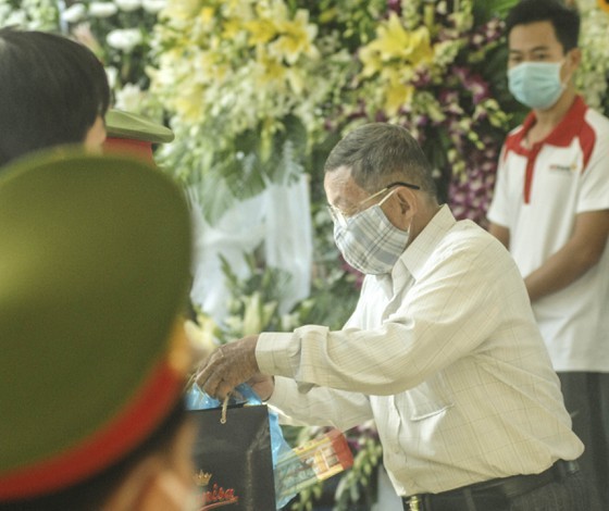 Party, State, HCMC leaders pay tribute to former Deputy Prime Minister ảnh 6