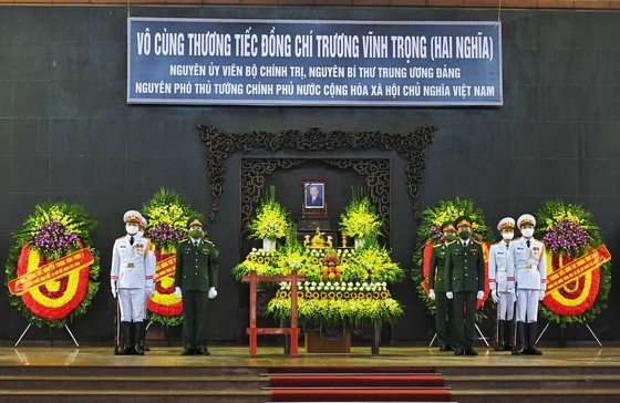 State funeral in Hanoi, Ben Tre for former Deputy PM Truong Vinh Trong starts ảnh 7