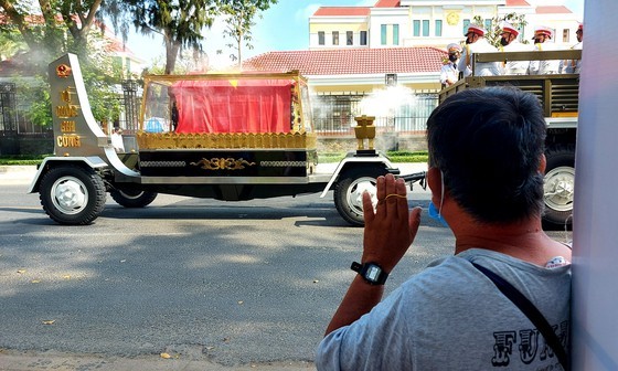 Former Deputy Prime Minister Truong Vinh Trong laid at rest in his native land ảnh 11