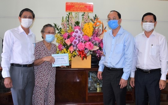 City always remember profound contributions of veteran doctors ảnh 1