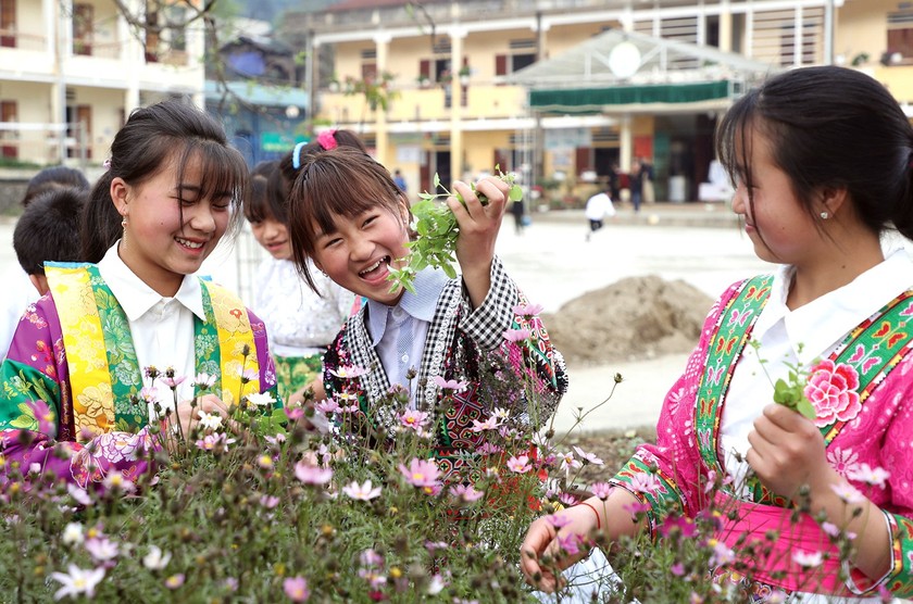 Beauty of women in Ha Giang Province’s plateau of rocks ảnh 5