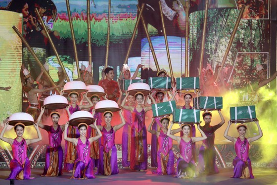 Vietnam Ethnic Groups' Cultural Day 2021 opens ảnh 2