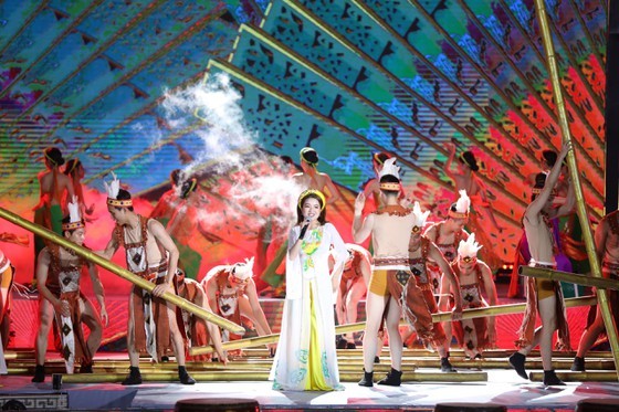 Vietnam Ethnic Groups' Cultural Day 2021 opens ảnh 6