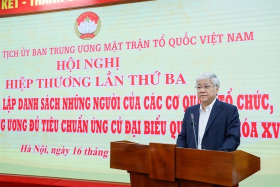 Third central-level consultative conference adopts list of candidates for upcoming election ảnh 2