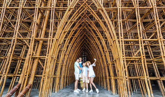 Vietnam’s first-ever “sleepless city” opens ảnh 3