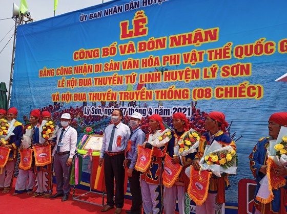 Ly Son island’s traditional boat race certified as national intangible cultural ảnh 3