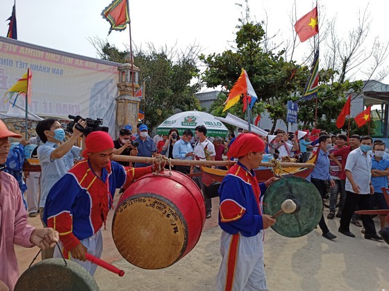 Ly Son island’s traditional boat race certified as national intangible cultural ảnh 10