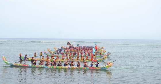 Ly Son island’s traditional boat race certified as national intangible cultural ảnh 6