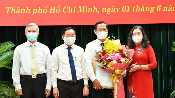 HCMC gets new Party Committee's Standing Deputy Secretary ảnh 8