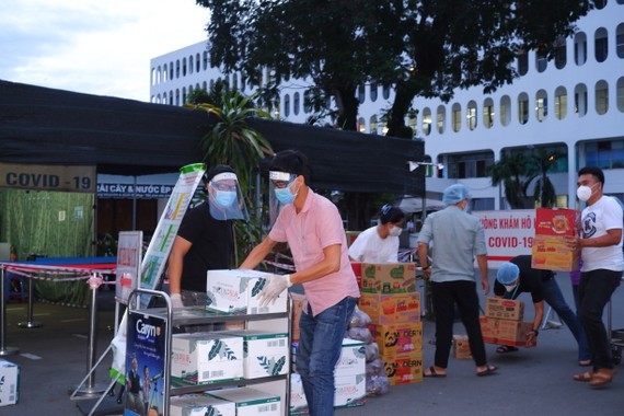 Temporary blockade imposed on HCMC Hospital for Tropical Diseases ảnh 2