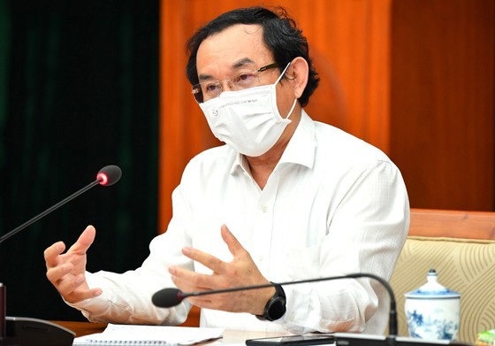 Strengthening contact tracing to identify cases, help city return to normal life ảnh 1