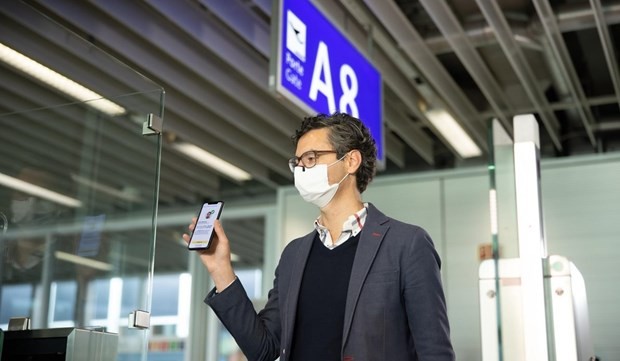 Vietnam Airlines pilots digital health passport ảnh 1