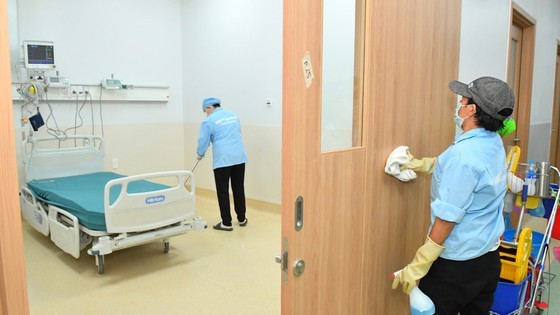 HCMC leaders visit newly opened Covid-19 Intensive Care Hospital ảnh 8
