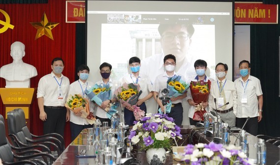 Ministry honors students with best academic performance at int'l Olympiads ảnh 1