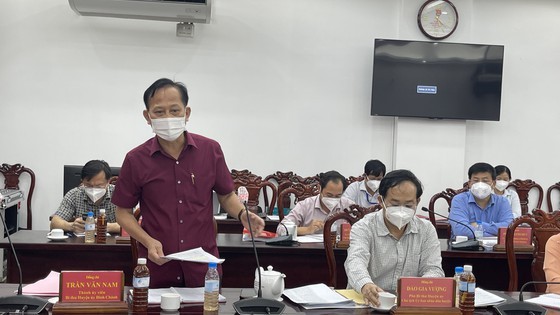 HCMC Party Chief visits confirmed Covid-19 cases in field hospital ảnh 7