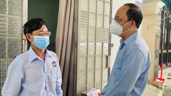 HCMC's leaders praises local community- based monitoring model amidst pandemic ảnh 2