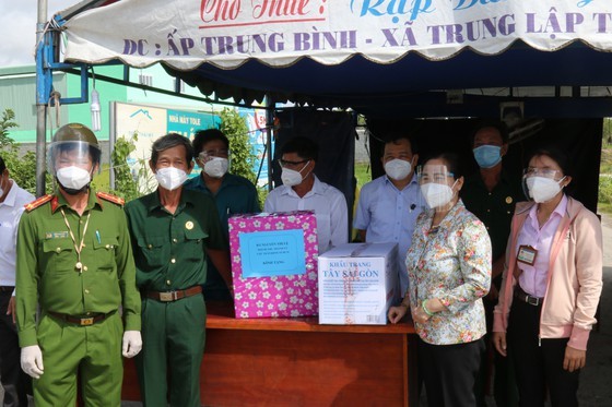 HCMC's leaders praises local community- based monitoring model amidst pandemic ảnh 11