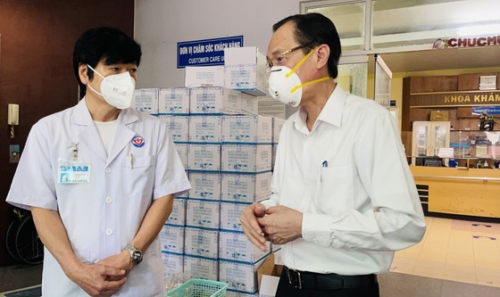 HCMC greatly appreciates frontline workers’ dedication ảnh 2