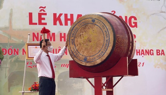 New academic year in full distance learning begins across country amid pandemic ảnh 7