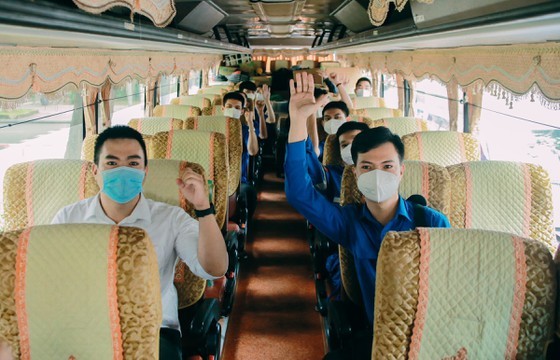 HCMC's organizations support frontline forces in Covid fights ảnh 7
