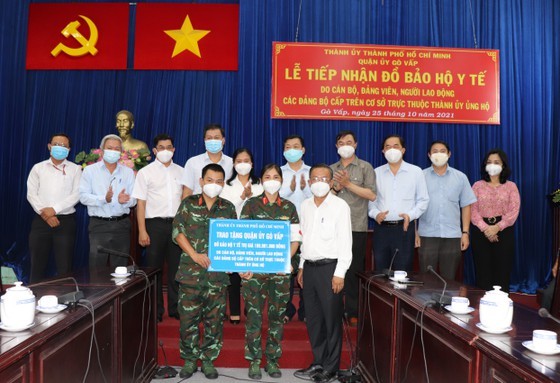 HCMC's organizations support frontline forces in Covid fights ảnh 1
