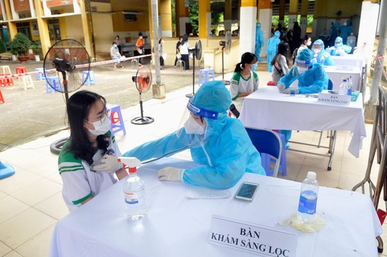 First students of Cu Chi District get vaccinated against Covid-19 ảnh 3