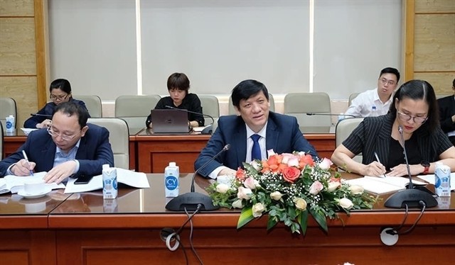 Health minister holds talks with China, India, Russia ambassadors on COVID-19 vaccines ảnh 1