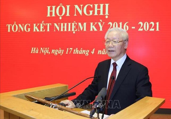 Party leader asks for better performance by Central Theoretical Council ảnh 1