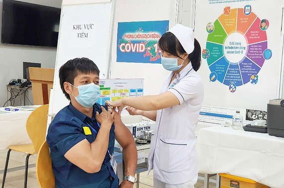 No cases of vaccine-associated blood clots reported in Vietnam ảnh 1