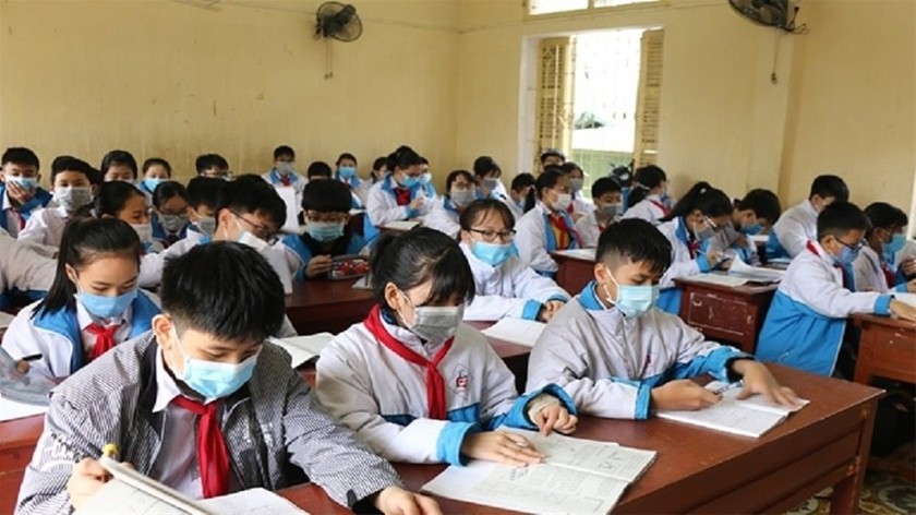 Schools in HCMC allowed to collect fees for online teaching ảnh 1