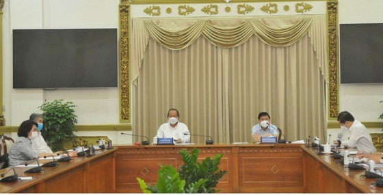HCMC leader decides to extend social distancing from June 15 to June 30 ảnh 1