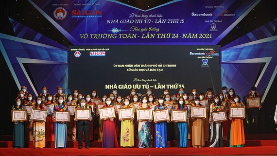 Outstanding teachers extolled at Vo Truong Toan award ceremony ảnh 1