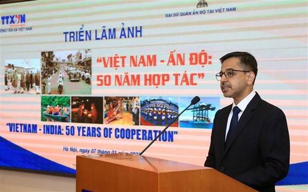 Virtual photo exhibition marks 50 years of Vietnam-India cooperation ảnh 2