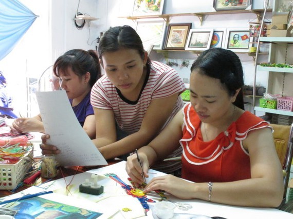 ADB, TPB sign US$25 million loan to finance women-led SMES in Vietnam ảnh 1